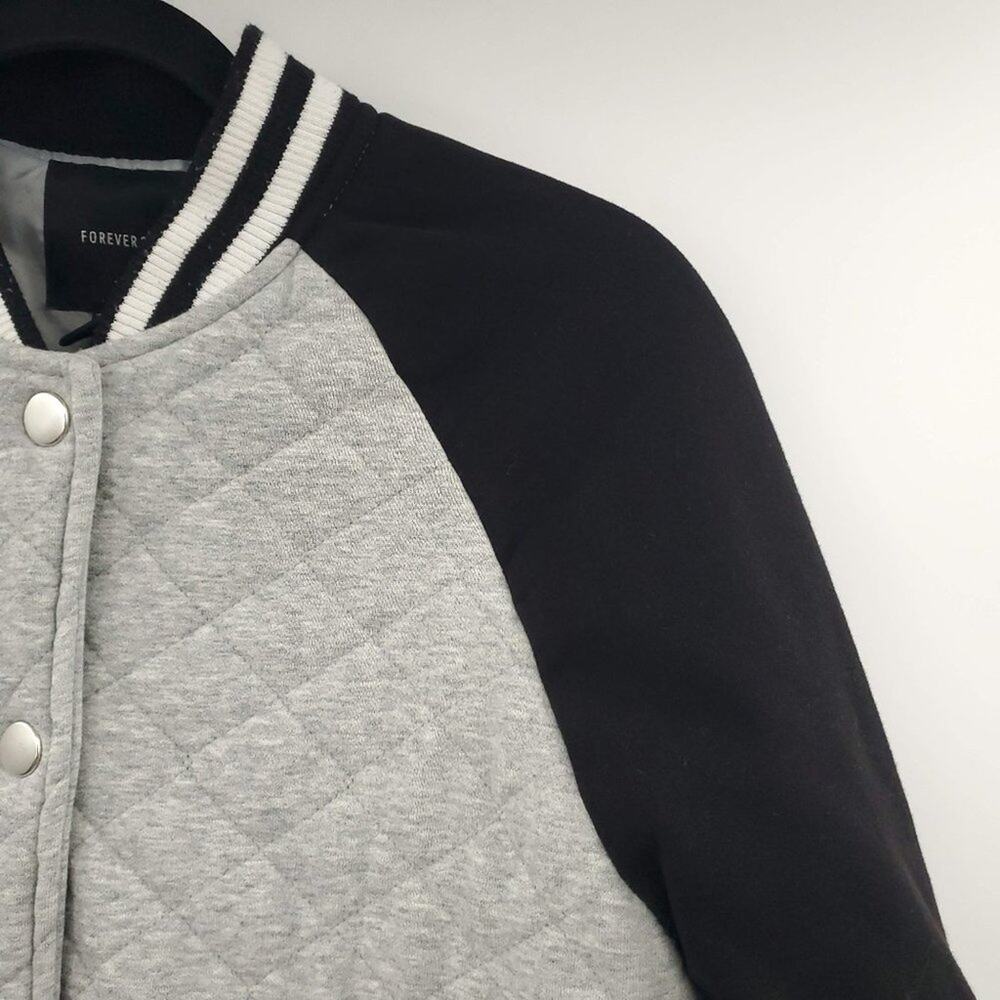 Forever 21 Varsity Jacket Small Womens Gray Quilted Sport Girlfriend - Picture 5 of 11